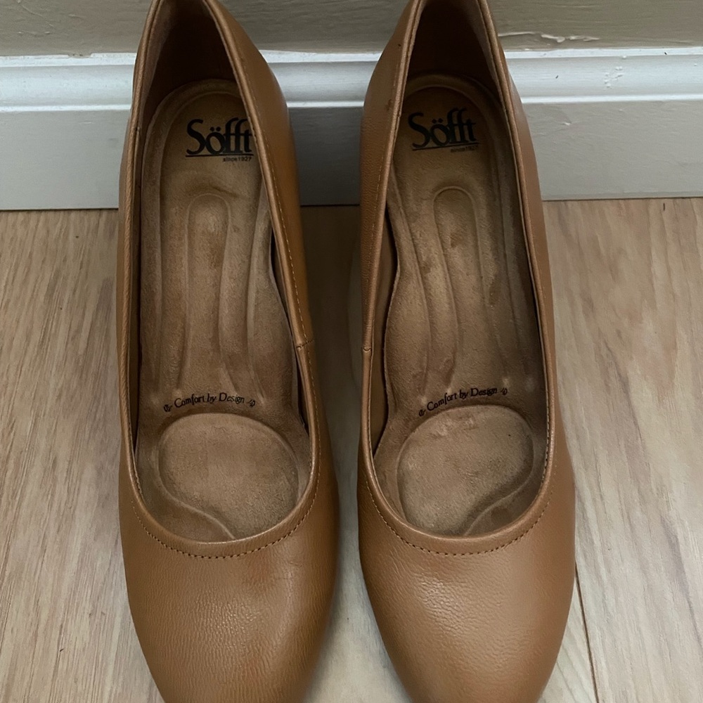 Sofft (comfort by design) Leather Tan 9.5 Womens pump